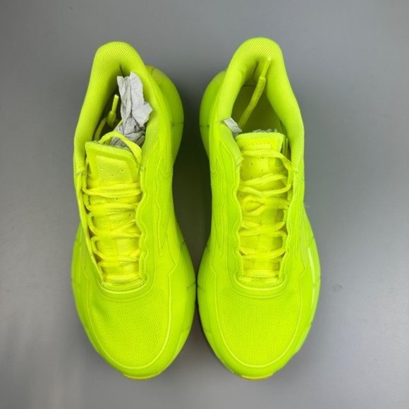 REEBOK X VICTORIA BECKHAM Zig Kinetica Sneaker in Solar Yellow - Picture 6 of 11